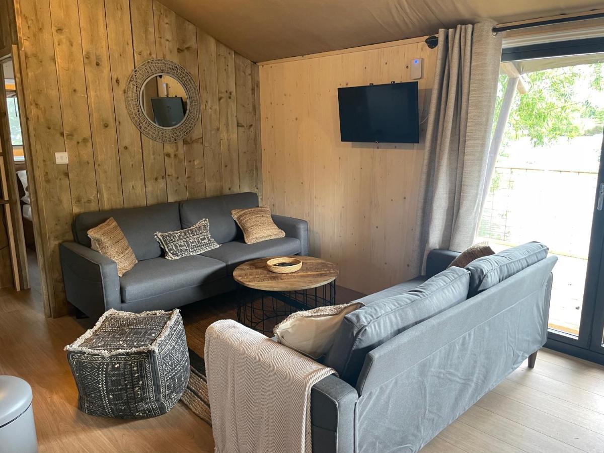 Sumners Ponds Fishery & Campsite Hotell Horsham Eksteriør bilde