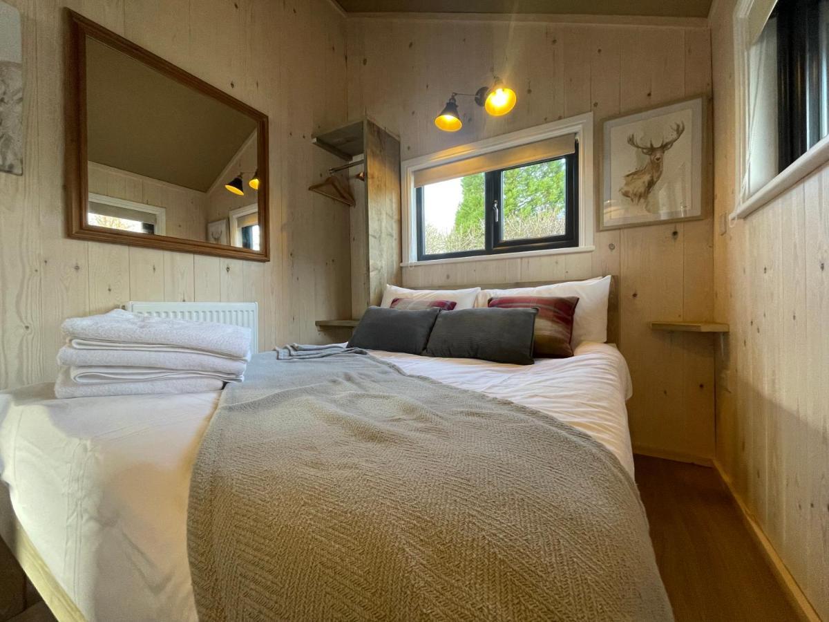 Sumners Ponds Fishery & Campsite Hotell Horsham Eksteriør bilde