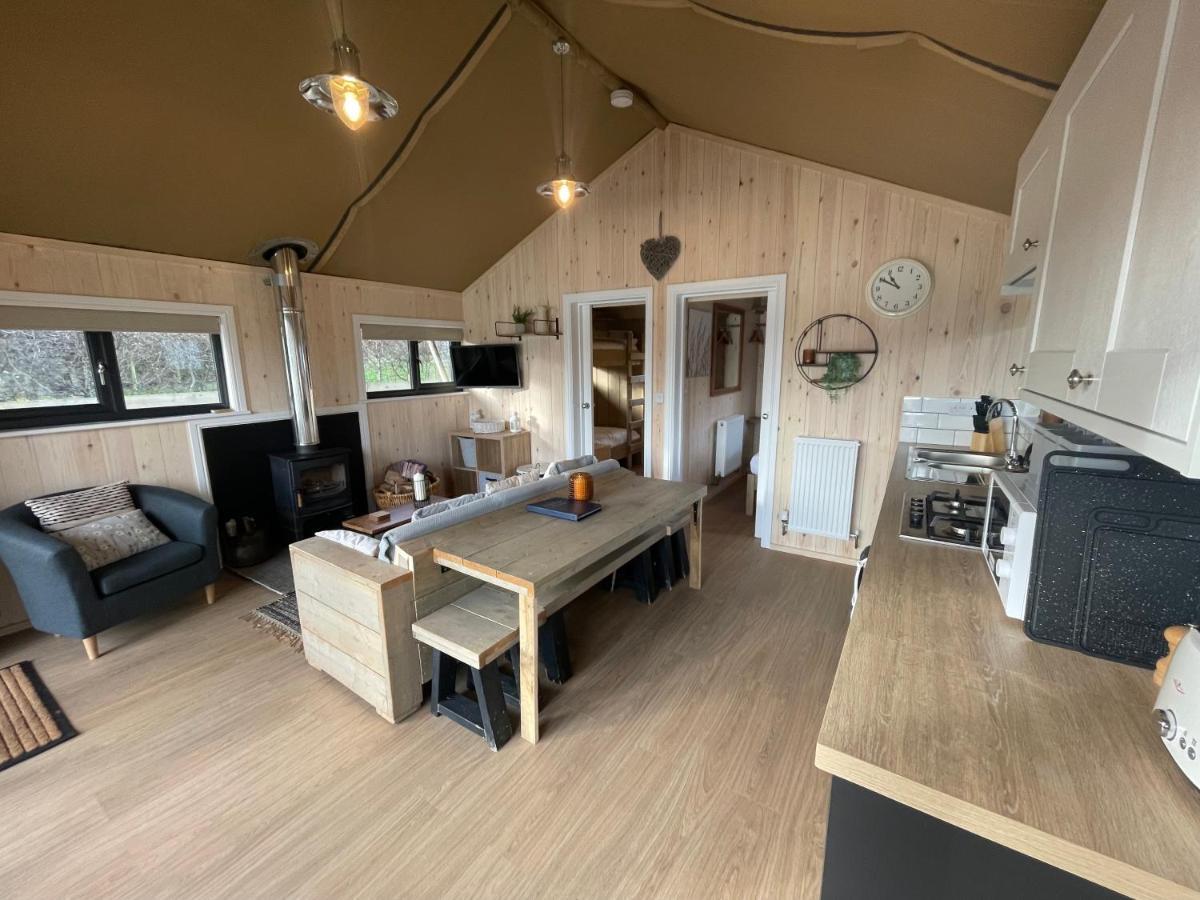 Sumners Ponds Fishery & Campsite Hotell Horsham Eksteriør bilde
