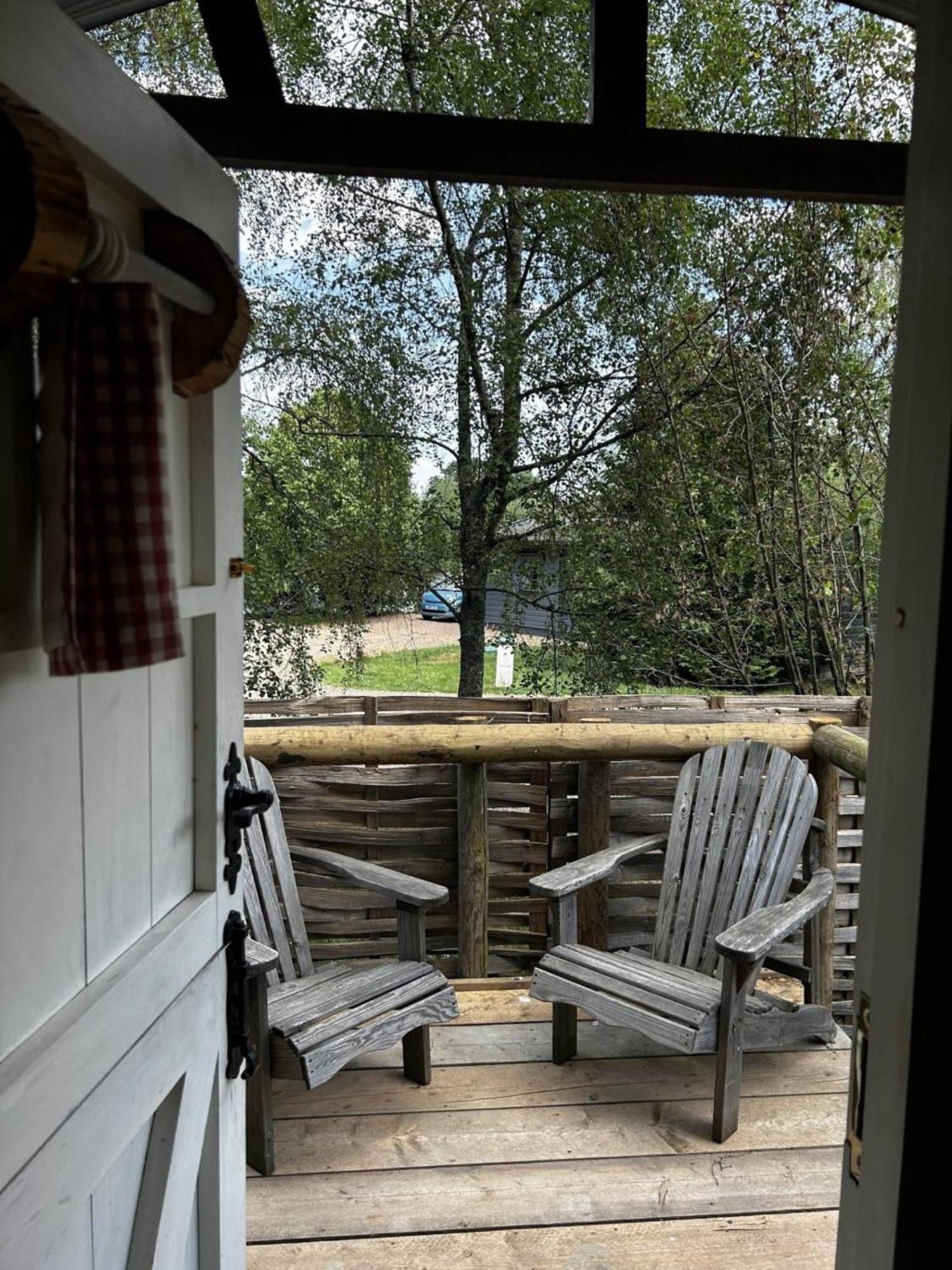 Sumners Ponds Fishery & Campsite Hotell Horsham Eksteriør bilde