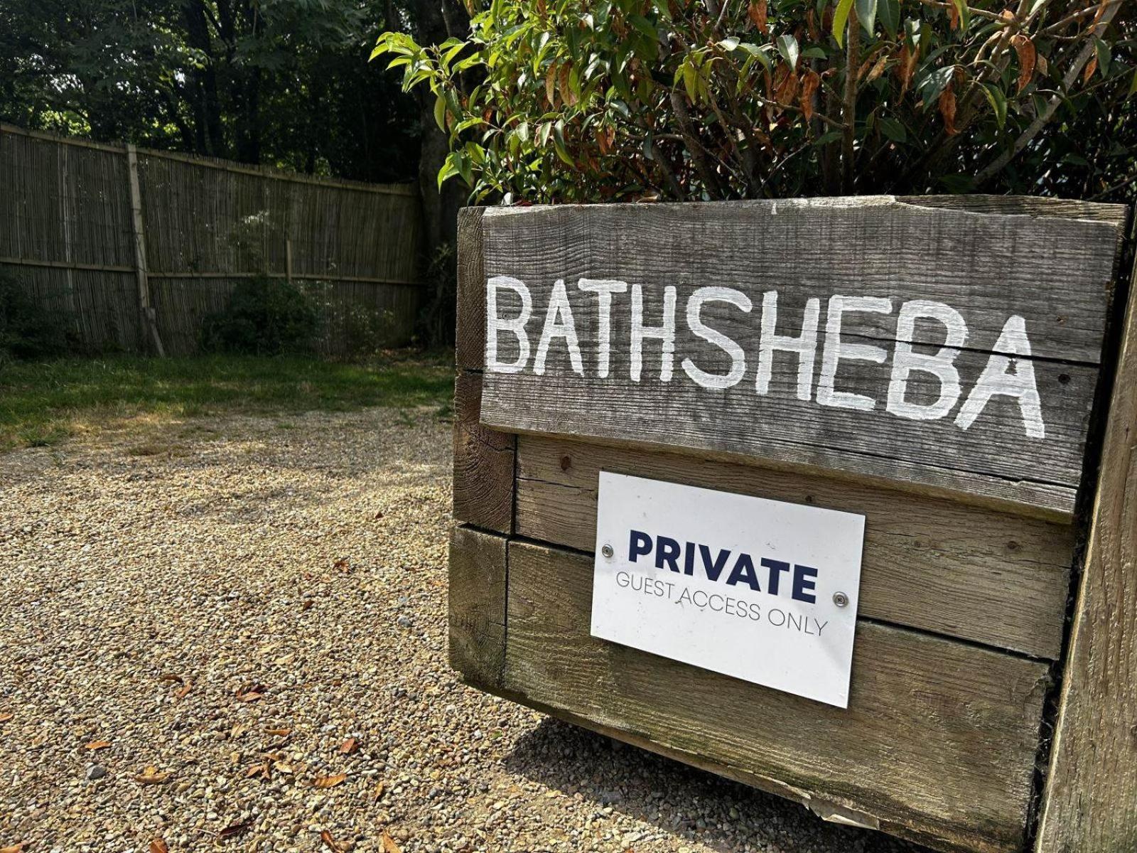 Sumners Ponds Fishery & Campsite Hotell Horsham Eksteriør bilde
