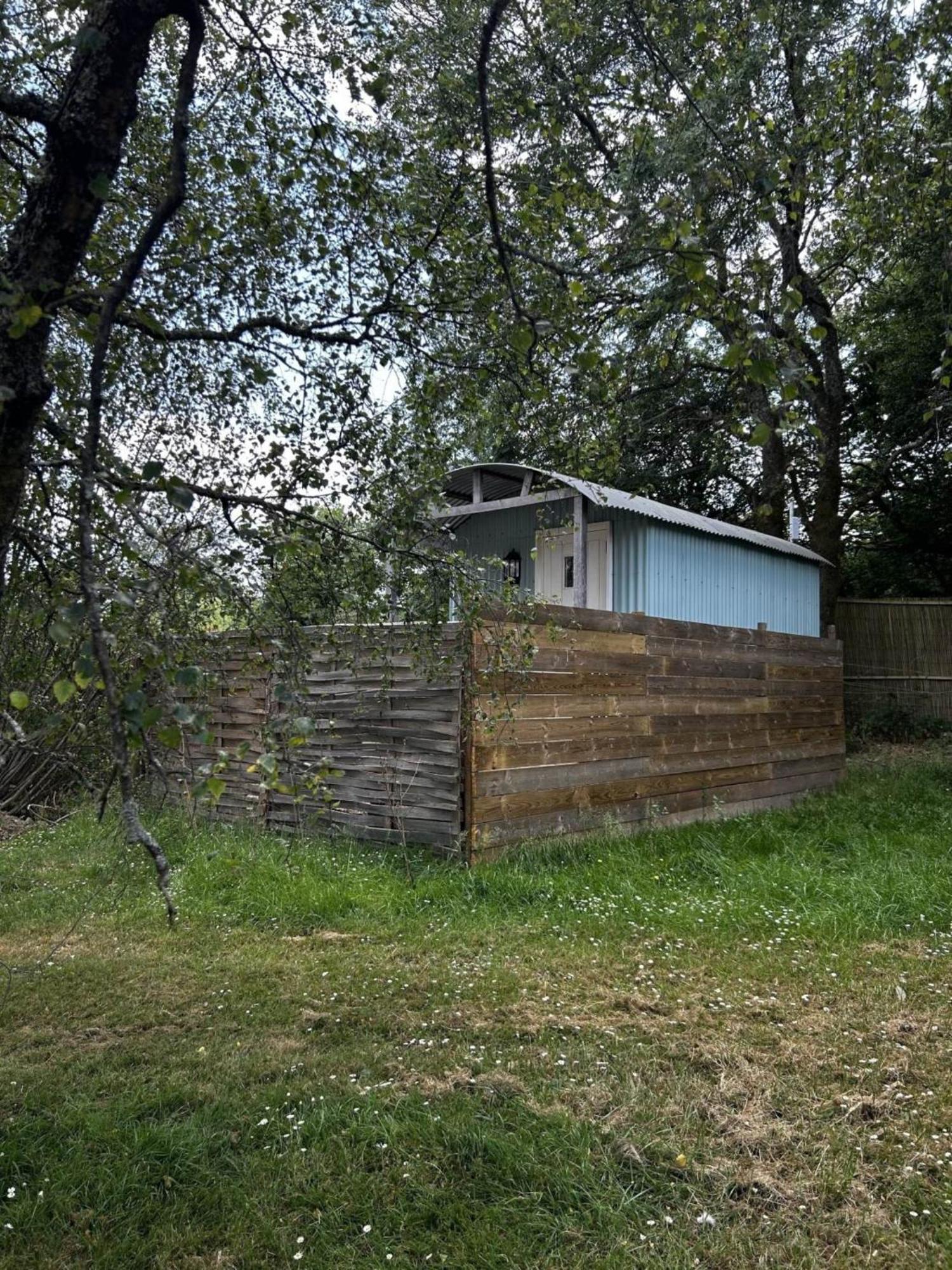 Sumners Ponds Fishery & Campsite Hotell Horsham Eksteriør bilde